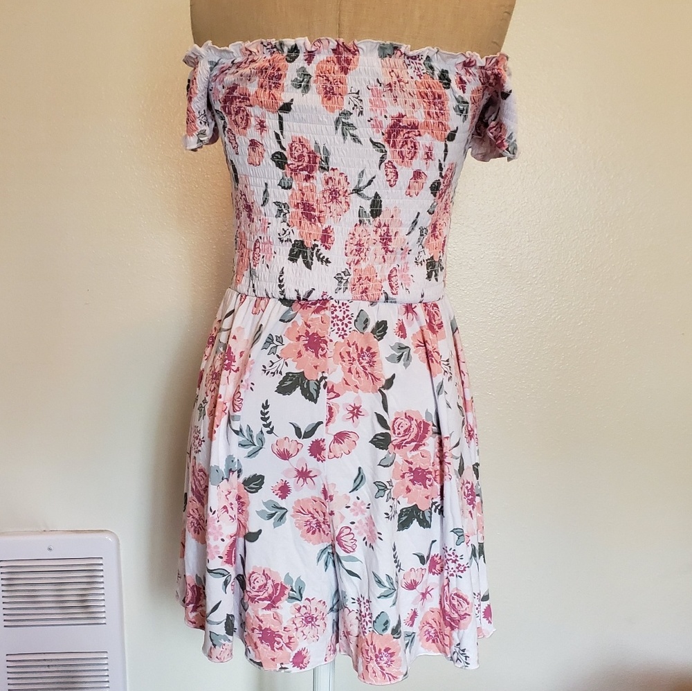 🌸Pink Garage Floral Off The Shoulder Romper🌸 - Picture 5 of 6